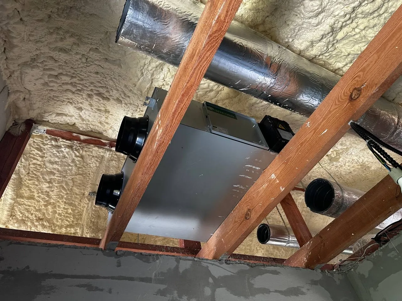 Виробничий цех з вентиляційними установками Mycond з рекуперацією енергії MVS DW