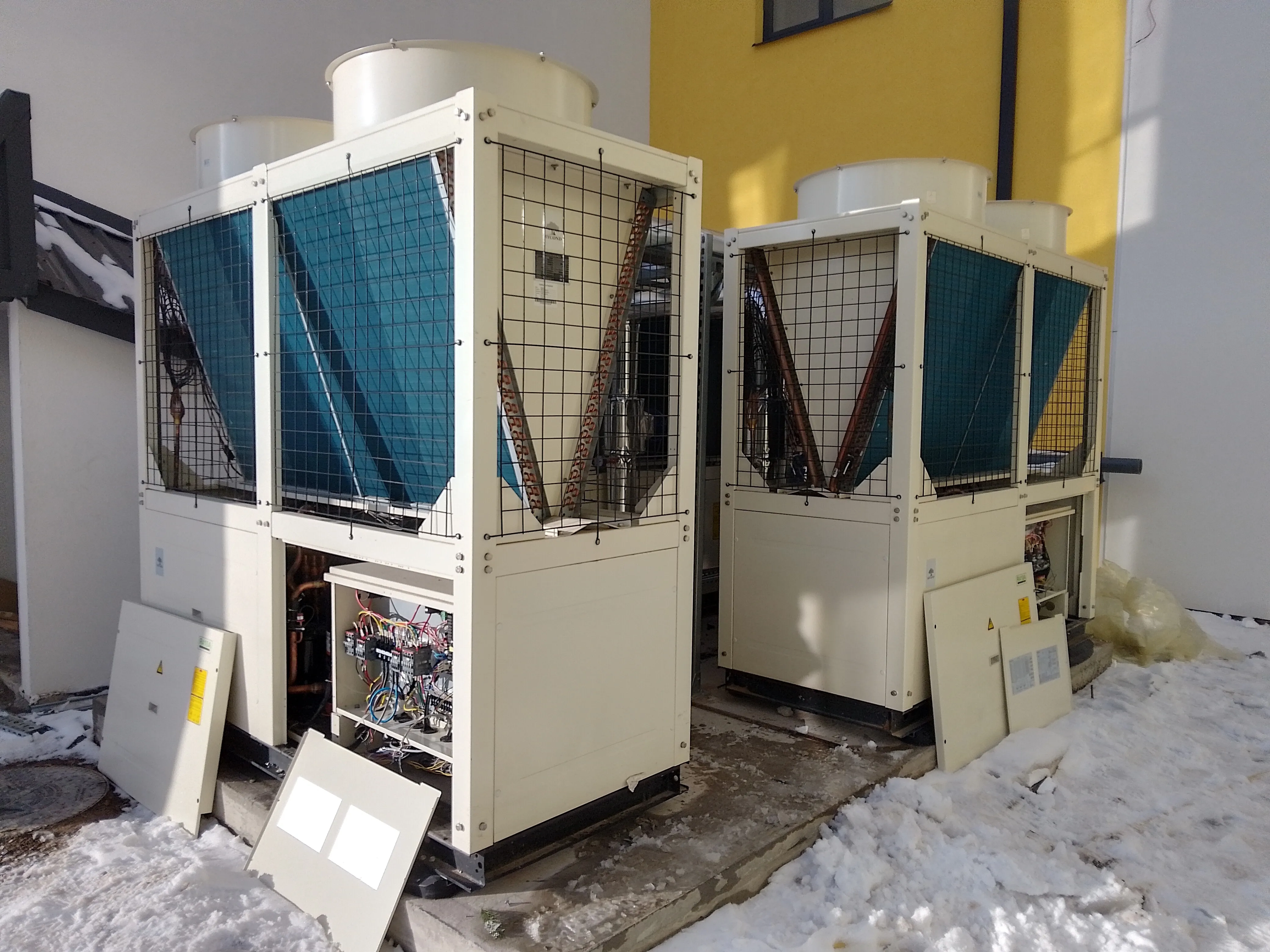 Комерційна роздрібна кліматична система, що працює на модульному тепловому насосі Mycond