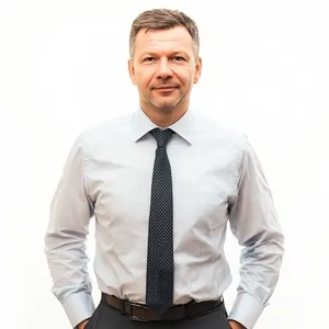 MyCond MCFC у просторій вітальні-спальні